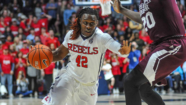 stefan-moody-ole-miss-night-in-hoops.jpg
